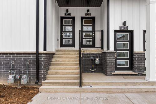 432-4263 4th Ave, Niagara Falls, ON, L2E0C2 | Card Image