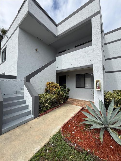 101-155 Lakeview Dr, Weston, FL, 33326-2529 | Card Image