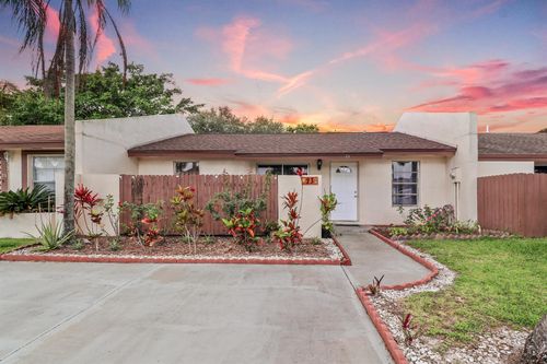 23 Chelsea Ln, Boynton Beach, FL, 33426-7738 | Card Image
