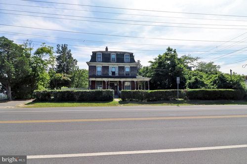 105 E Bay Ave, MANAHAWKIN, NJ, 08050-3109 | Card Image