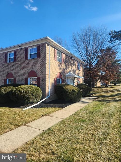 1 Kerwick Ct, NORTH WALES, PA, 19454-4013 | Card Image