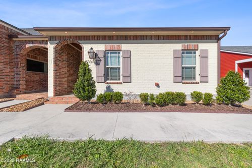 533 Evangeline Trl, Breaux Bridge, LA, 70517-3237 | Card Image