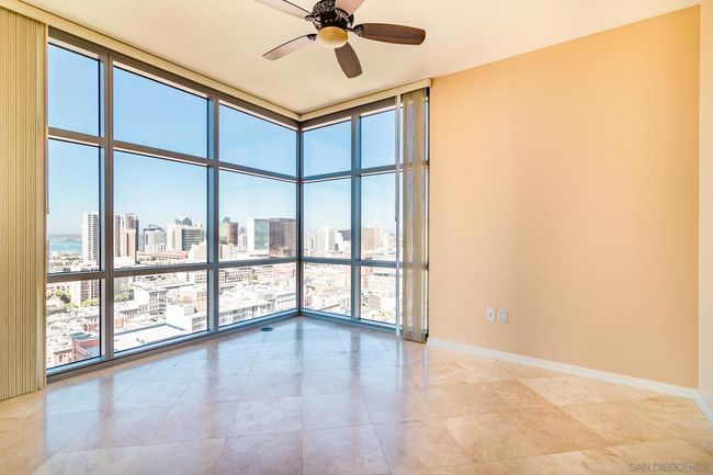 2301 - 800 The Mark Ln, House other with 2 bedrooms, 2 bathrooms and 2 parking in San Diego CA | Image 10