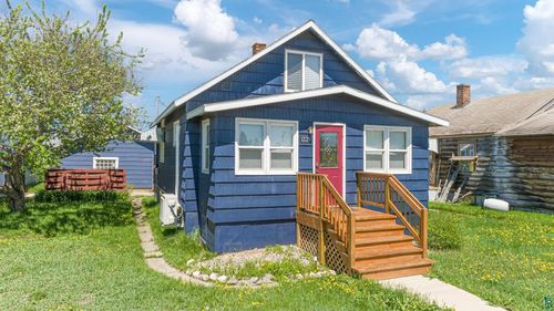 1229 E Sheridan St, Ely, MN, 55731-1748 | Card Image