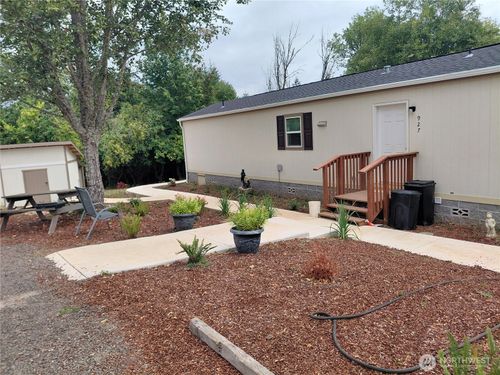 927 Cinebar Rd, Cinebar, WA, 98533-9733 | Card Image