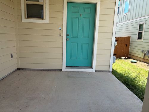 372 Eagle Brook Ln, Buda, TX, 78610-2642 | Card Image