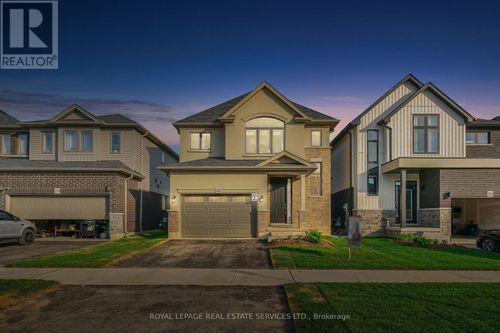 241 Longboat Run W, Brantford, ON, N3T0X1 | Card Image