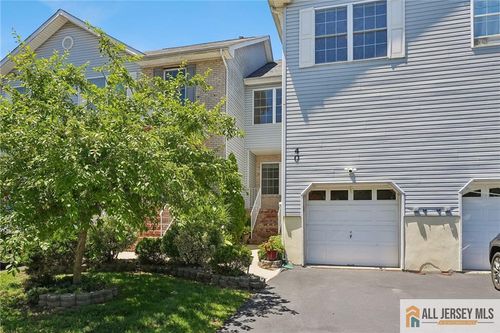 40 Lakeview Dr, Helmetta, NJ, 08828-1167 | Card Image