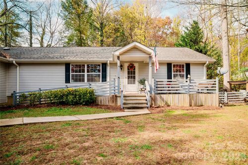 107 Sugar Mill Woods Dr, Zirconia, NC, 28790-9745 | Card Image