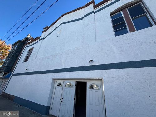 5926 Lansdowne Ave, Philadelphia, PA, 19151-4227 | Card Image