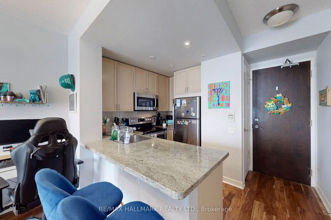1403 - 85 Bloor St E, Condo with 1 bedrooms, 1 bathrooms and null parking in Toronto ON | Image 5