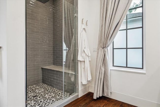 PRIMARY BATHROOM | Image 19