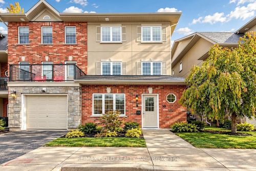 9-57 Ferndale Dr S, Barrie, ON, L4N5W9 | Card Image