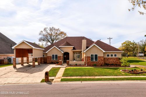 20185 Belle Vue Cir, Diberville, MS, 39540-2464 | Card Image