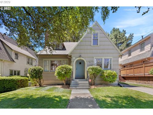 515 Se Peacock Ln, Portland, OR, 97214-3233 | Card Image