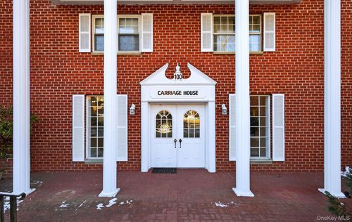 apt-305-100 S Middle Neck Rd, Great Neck, NY, 11021-3733 | Card Image