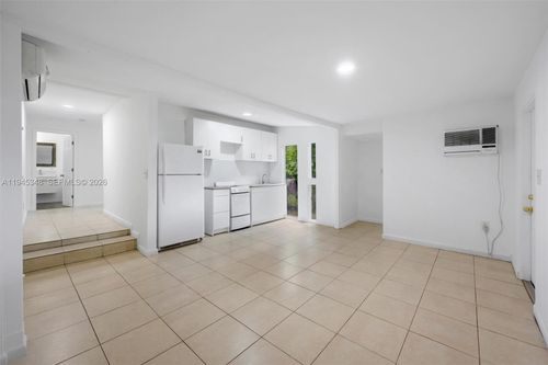 348 Ne 58th St, Miami, FL, 33137-2547 | Card Image