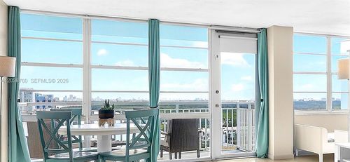 1905-den-301 174th St, Sunny Isles Beach, FL, 33160-3206 | Card Image