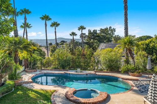 27101 Shenandoah Dr, Laguna Hills, CA, 92653-5842 | Card Image