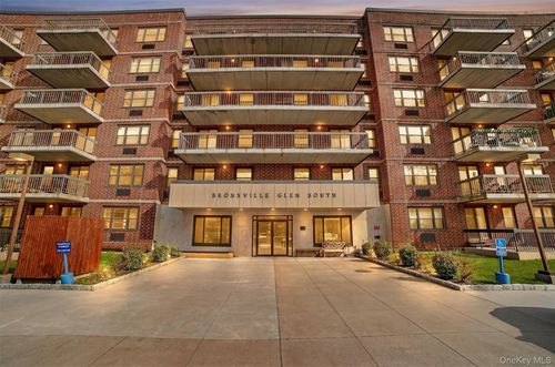 apt-810-1376 Midland Ave, Yonkers, NY, 10708-6893 | Card Image