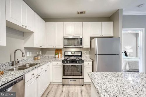 89-2791 Centerboro Dr, VIENNA, VA, 22181-4817 | Card Image