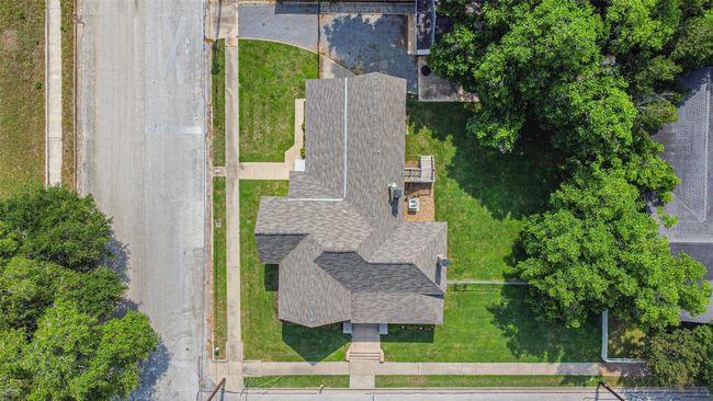 612 S Day St, House other with 4 bedrooms, 3 bathrooms and 1 parking in Brenham TX | Image 42