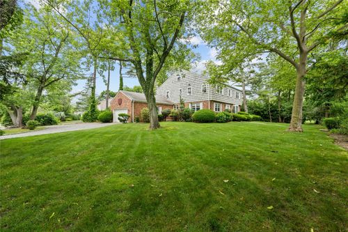 520 Chauncey Ln, Lawrence, NY, 11559-2825 | Card Image