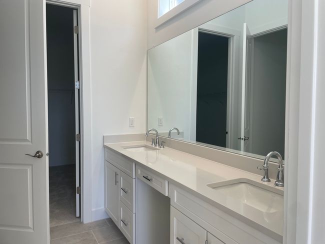 Spa-like primary bath | Image 12