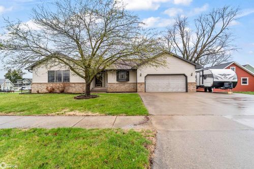 121 K Avenue, Nevada, IA, 50201 | Card Image