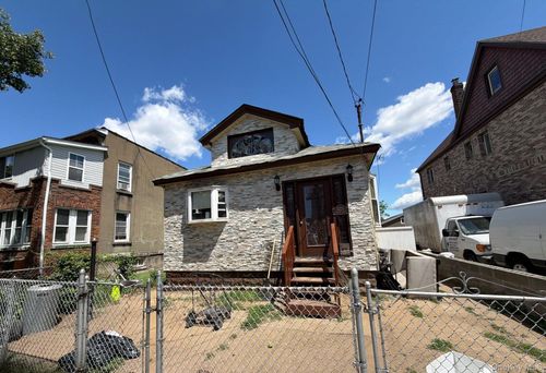 142-25 Bascom Avenue, New York, NY, 11436 | Card Image
