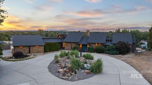 5290 N Sorrento Dr, Boise, ID, 83704-2353 | Card Image