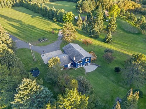 3875 Berg Rd, Hibbing, MN, 55746-8207 | Card Image