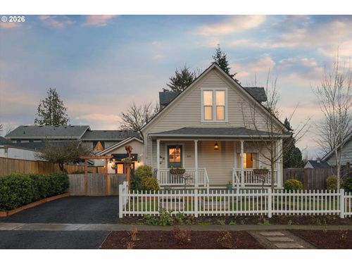 310 N School St, Newberg, OR, 97132-2627 | Card Image