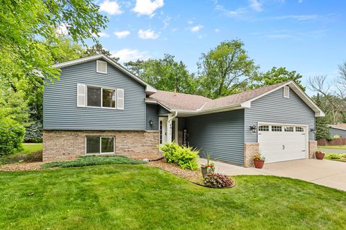 4911 106th Ave Ne, Circle Pines, MN, 55014-1562 | Card Image