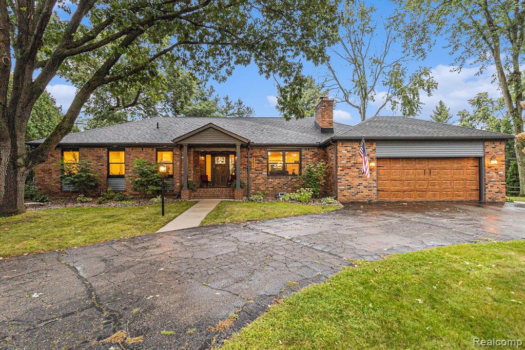 Pleasant Lake Dr, Brighton, MI 48116 #1