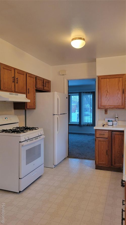 2129 Harmon St, Ypsilanti, MI, 48198-8122 | Card Image