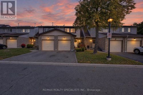 17-5610 Montevideo Road, Mississauga (Meadowvale), ON, L5N2N9 | Card Image