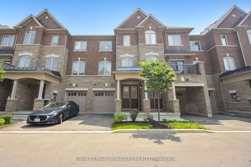 31 Faye St, Brampton, ON, L6P4M9 | Card Image