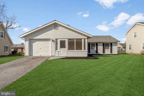 7 Sterling Ln, Willingboro, NJ, 08046-1418 | Card Image