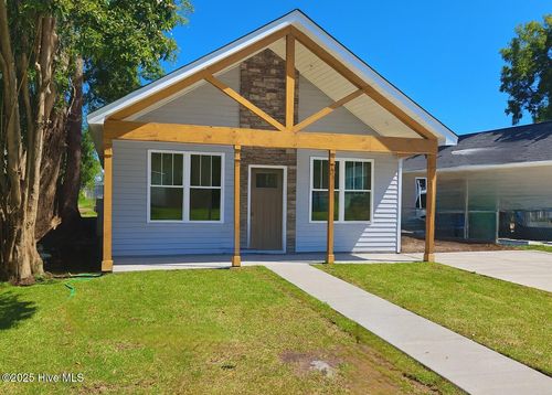 227 Hammond St, Winterville, NC, 28590-9094 | Card Image