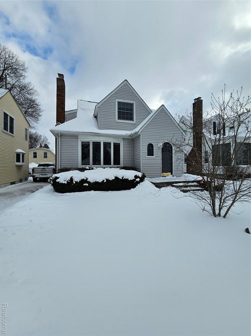 1775 Woodland Ave, Sylvan Lake, MI, 48320-1563 | Card Image