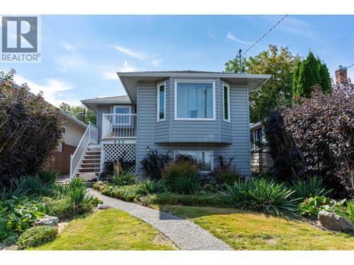 935 Dominion St, Kamloops, BC, V2C2Y3 | Card Image