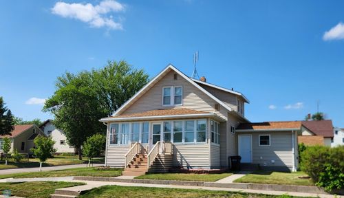 468 5th St Nw, Valley City, ND, 58072-2942 | Card Image