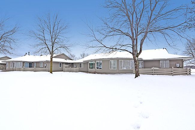 BACK VIEW WITH PARTIAL FENCE | Image 13