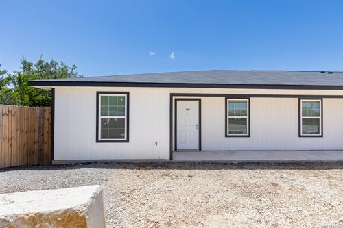 1006 County Road 4516, Castroville, TX, 78009-5577 | Card Image