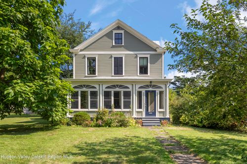 39 Broad St, Kinderhook, NY, 12106-7717 | Card Image