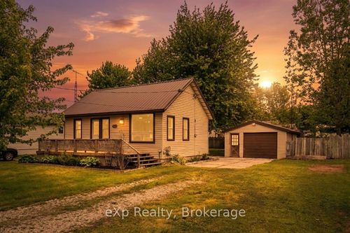 2608 Sheriff Street, Oil Springs, ON, N0N1P0 | Card Image
