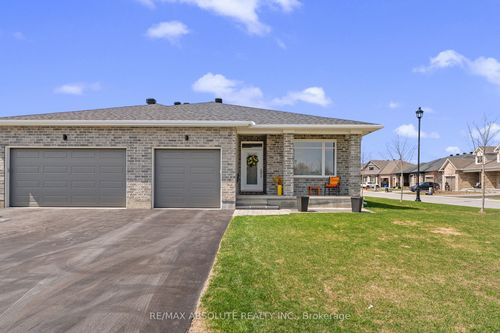 22 Ernie Godin Way, Arnprior, ON, K7S0J5 | Card Image