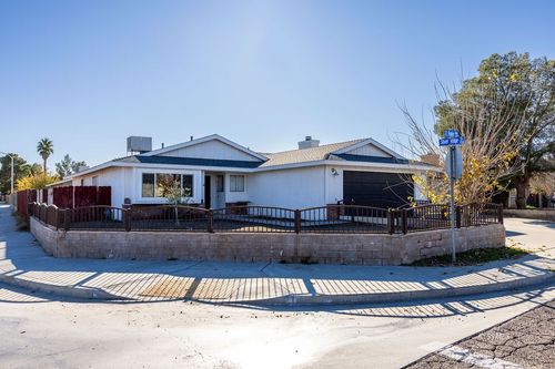 233 E Rader Ave, Ridgecrest, CA, 93555-5310 | Card Image