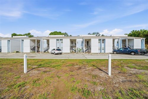 j21-3821 N Oak Drive, TAMPA, FL, 33611 | Card Image